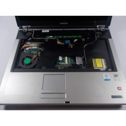 Toshiba Satellite A85-S107 15 